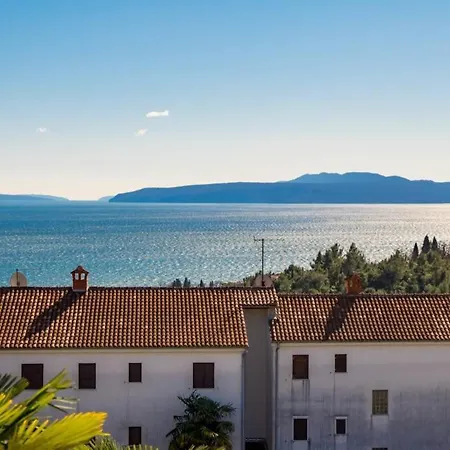 Big Family By Commodore Apartament Ičići