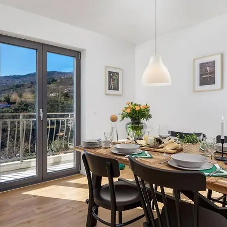 Big Family By Commodore Ičići